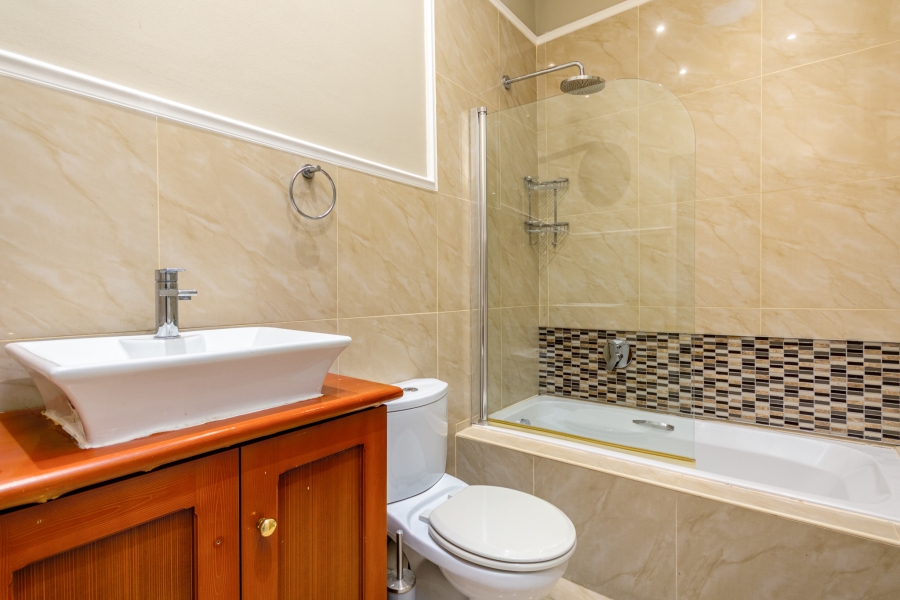2 Bedroom Property for Sale in Claremont Western Cape